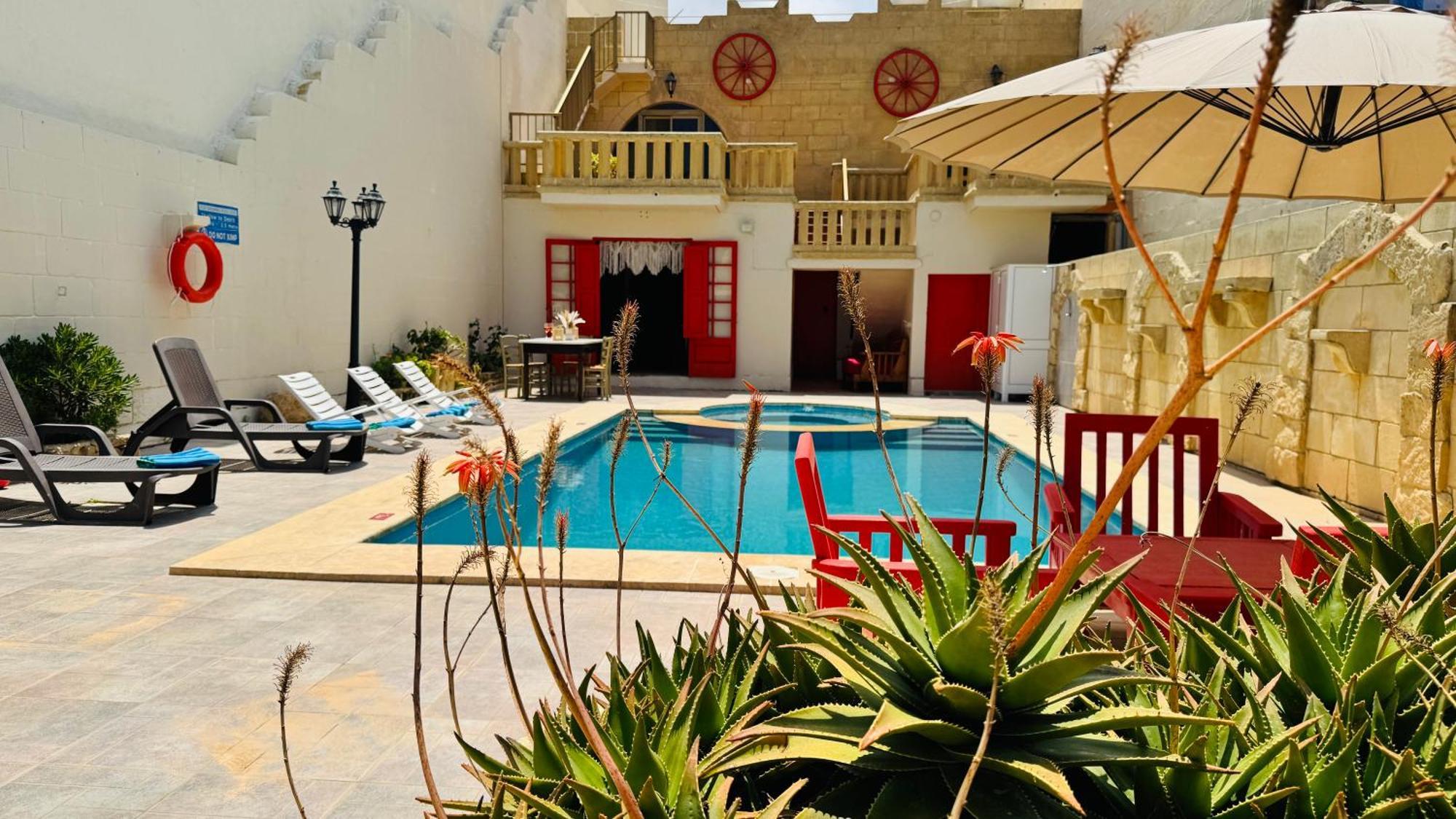 Villa Mystic Flowers & Pool Gharb (Gozo)